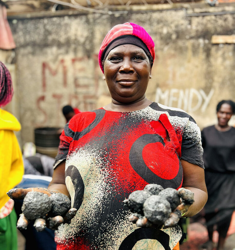 Turning Waste into Opportunity: Eco-Briquettes in Kampala’s Katanga Community sawa world training in making eco briquettes in katanga, kampala central uganda (7)